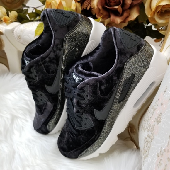 Nike Air Max 90 Pinnacle Velvet Shoes - Picture 6 of 8